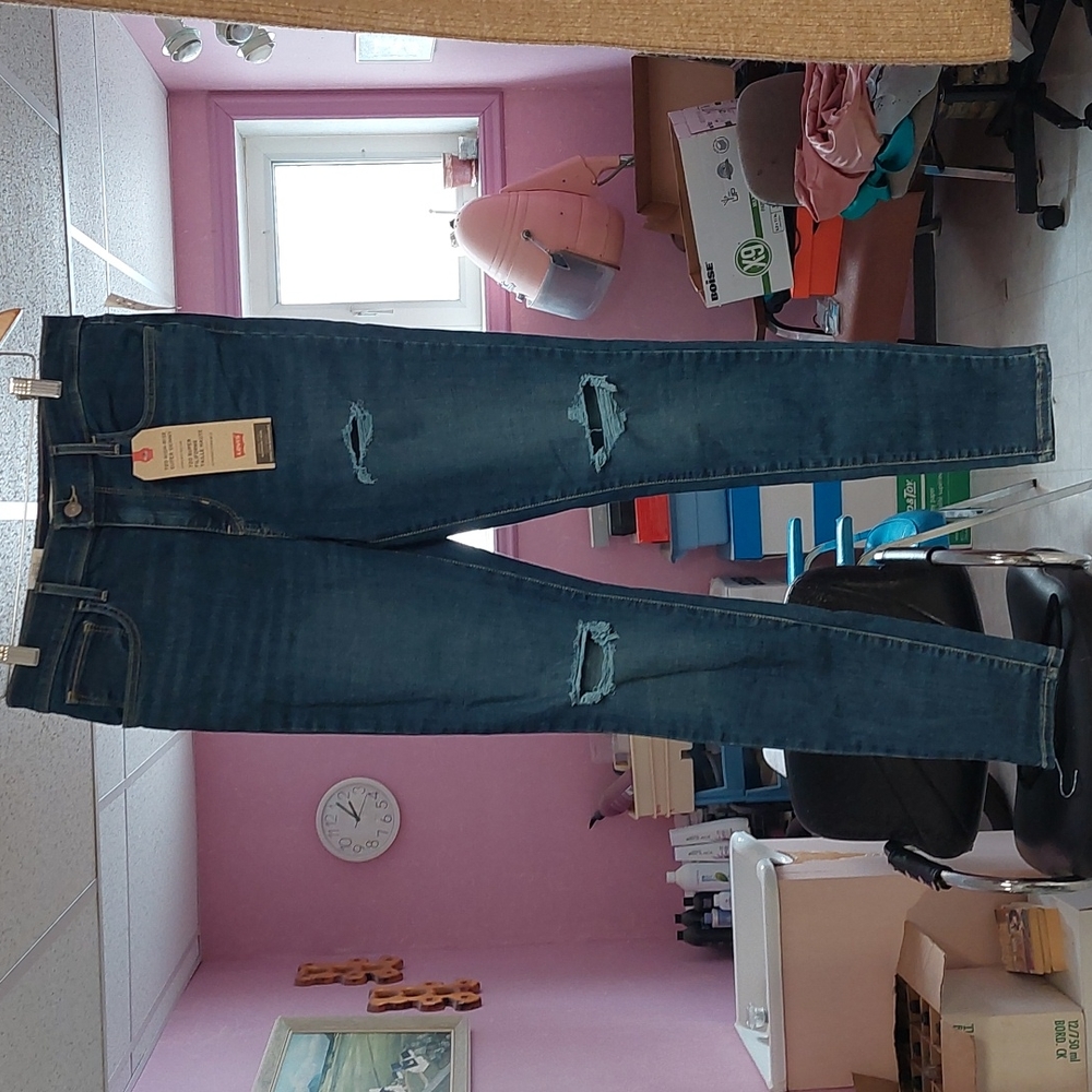 Levi 720 High-Rise Super Skinny Jeans